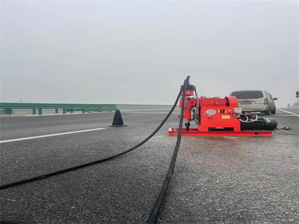 阜沙镇马路路基路面开裂下沉注浆加固灌浆