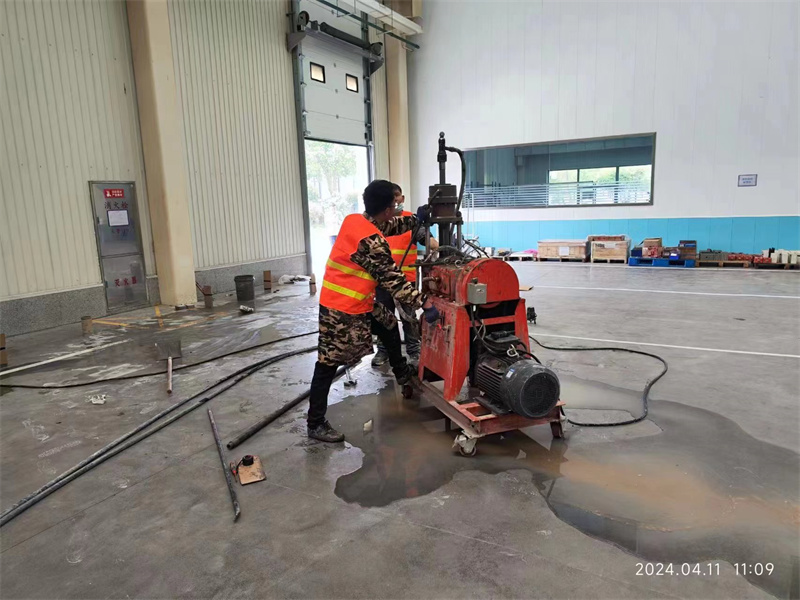 阜沙镇厂房地面下沉塌陷注浆加固施工